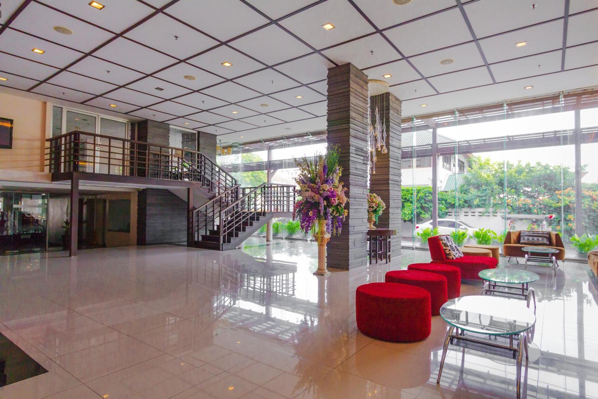 Mayflower Grande Hotel Chiang Mai Buitenkant foto
