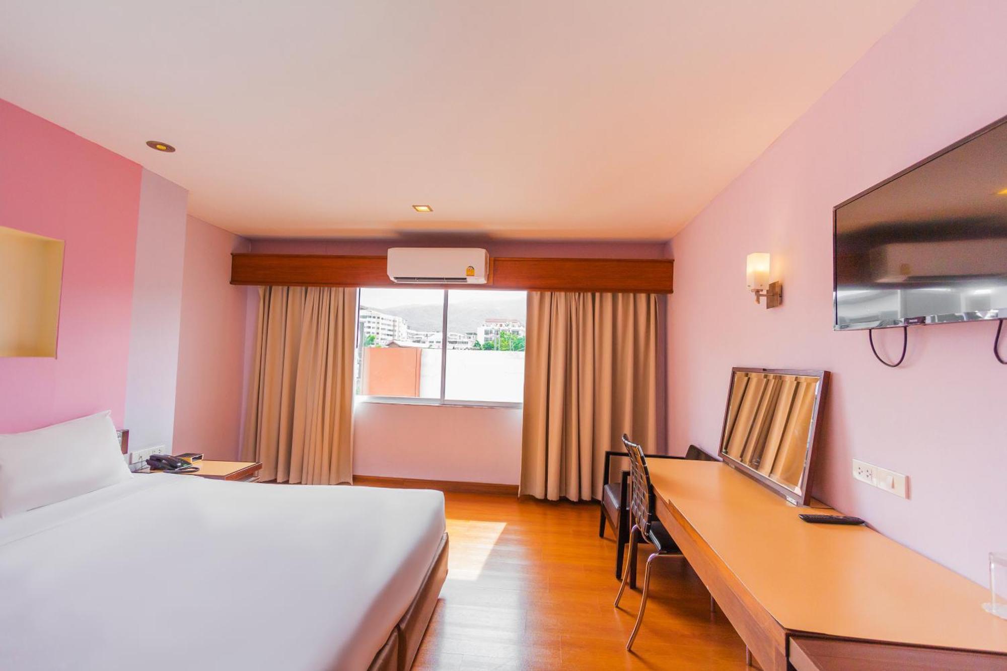 Mayflower Grande Hotel Chiang Mai Buitenkant foto