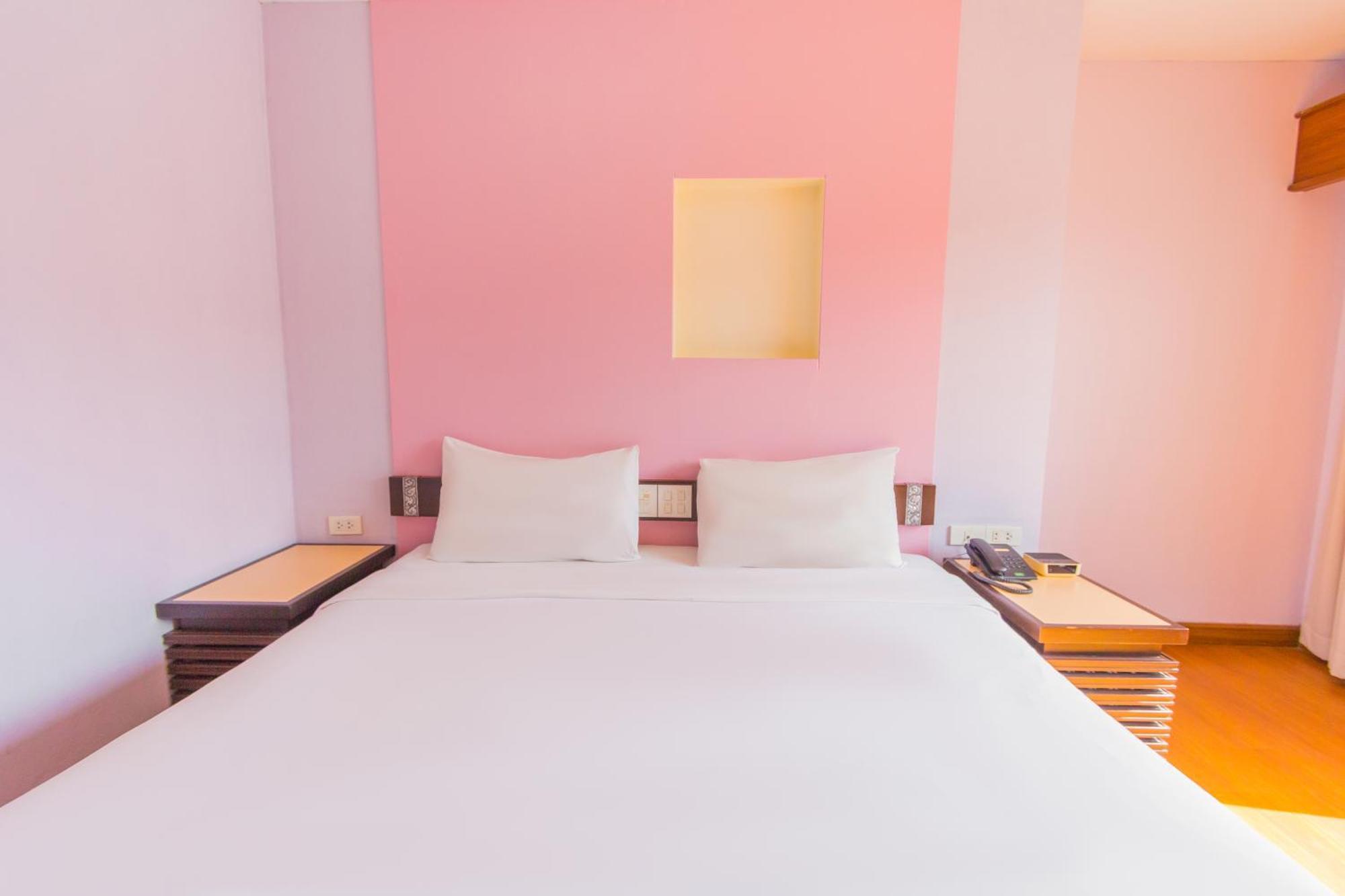 Mayflower Grande Hotel Chiang Mai Buitenkant foto