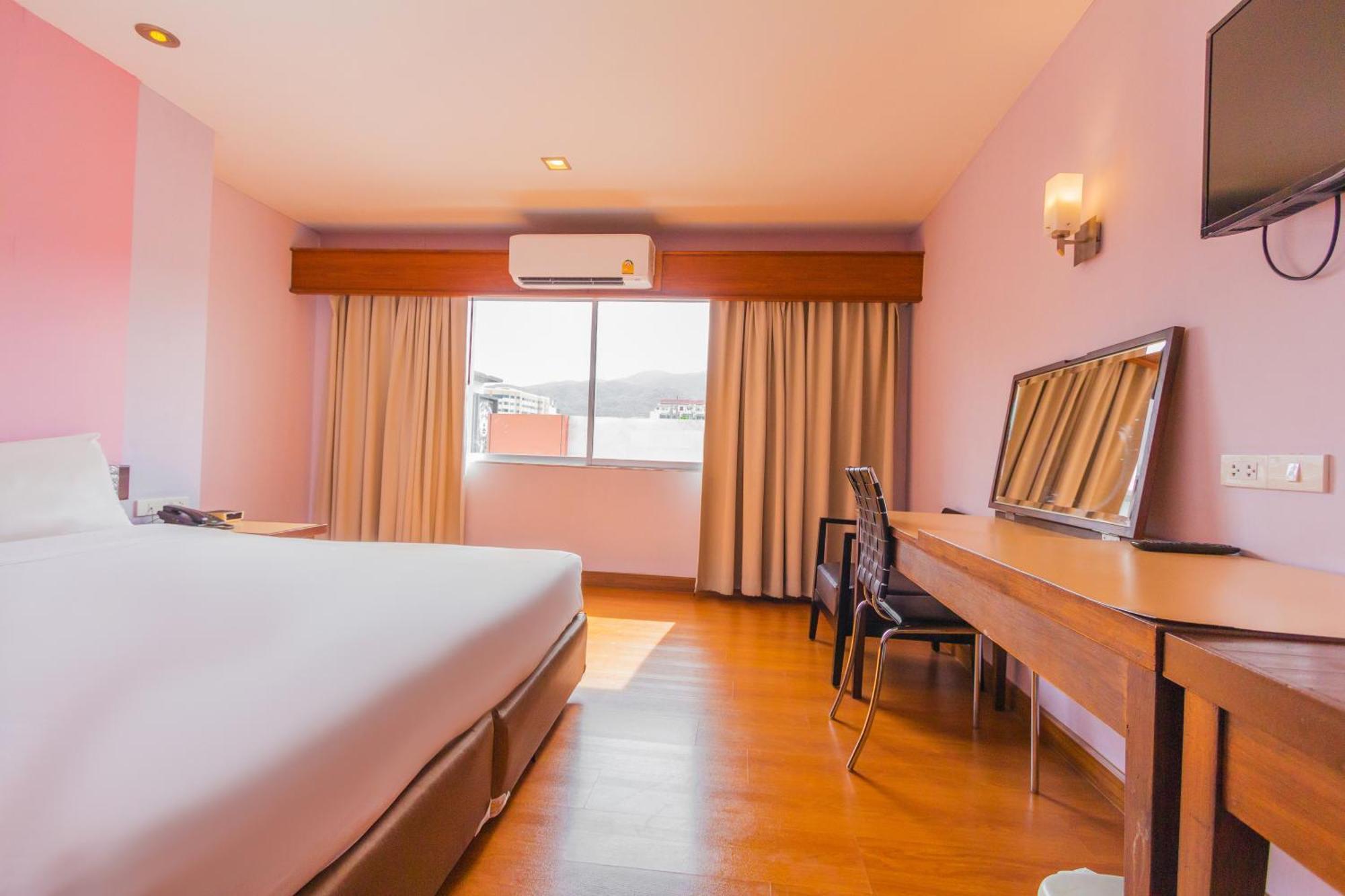 Mayflower Grande Hotel Chiang Mai Buitenkant foto