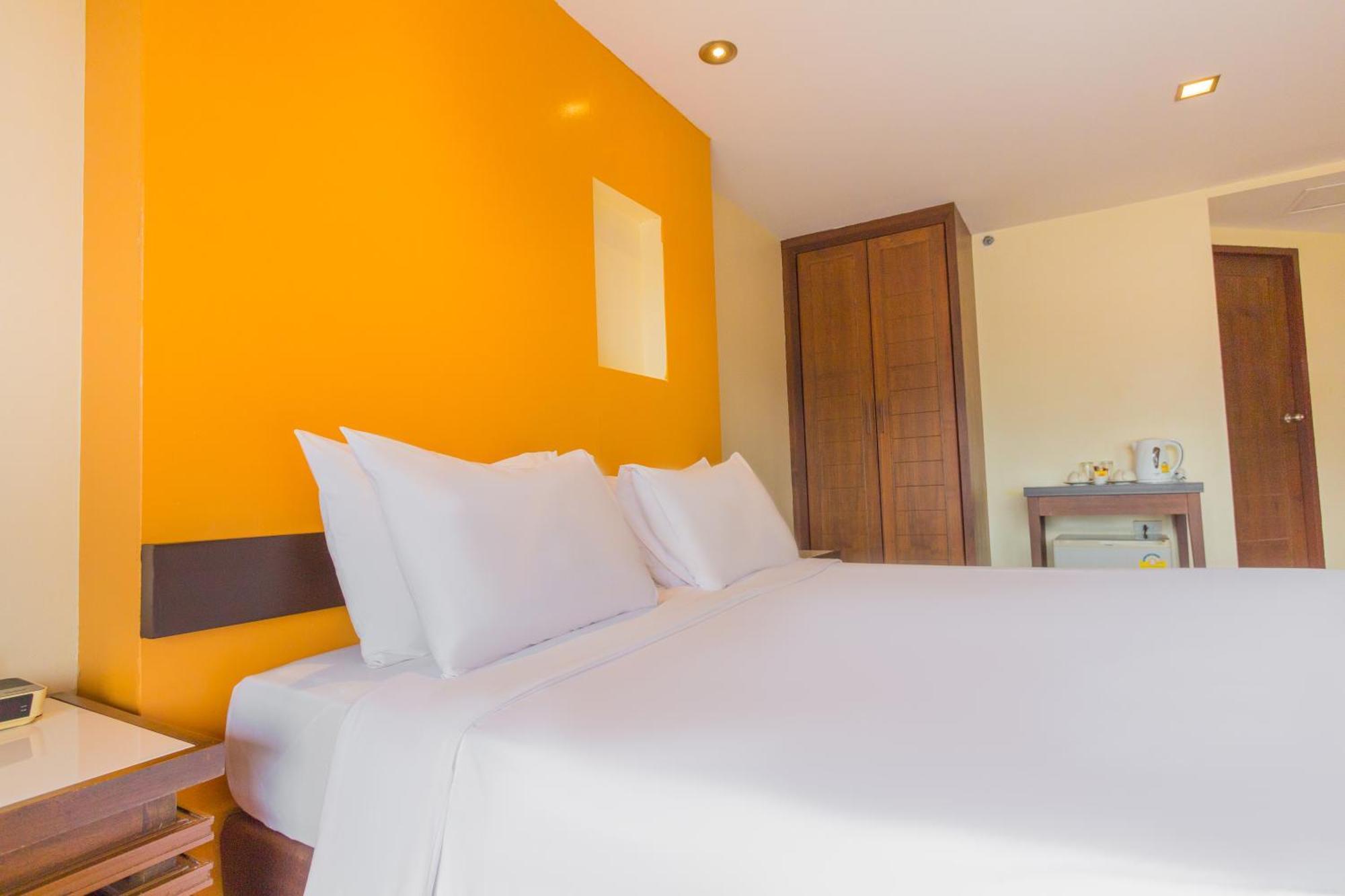 Mayflower Grande Hotel Chiang Mai Buitenkant foto