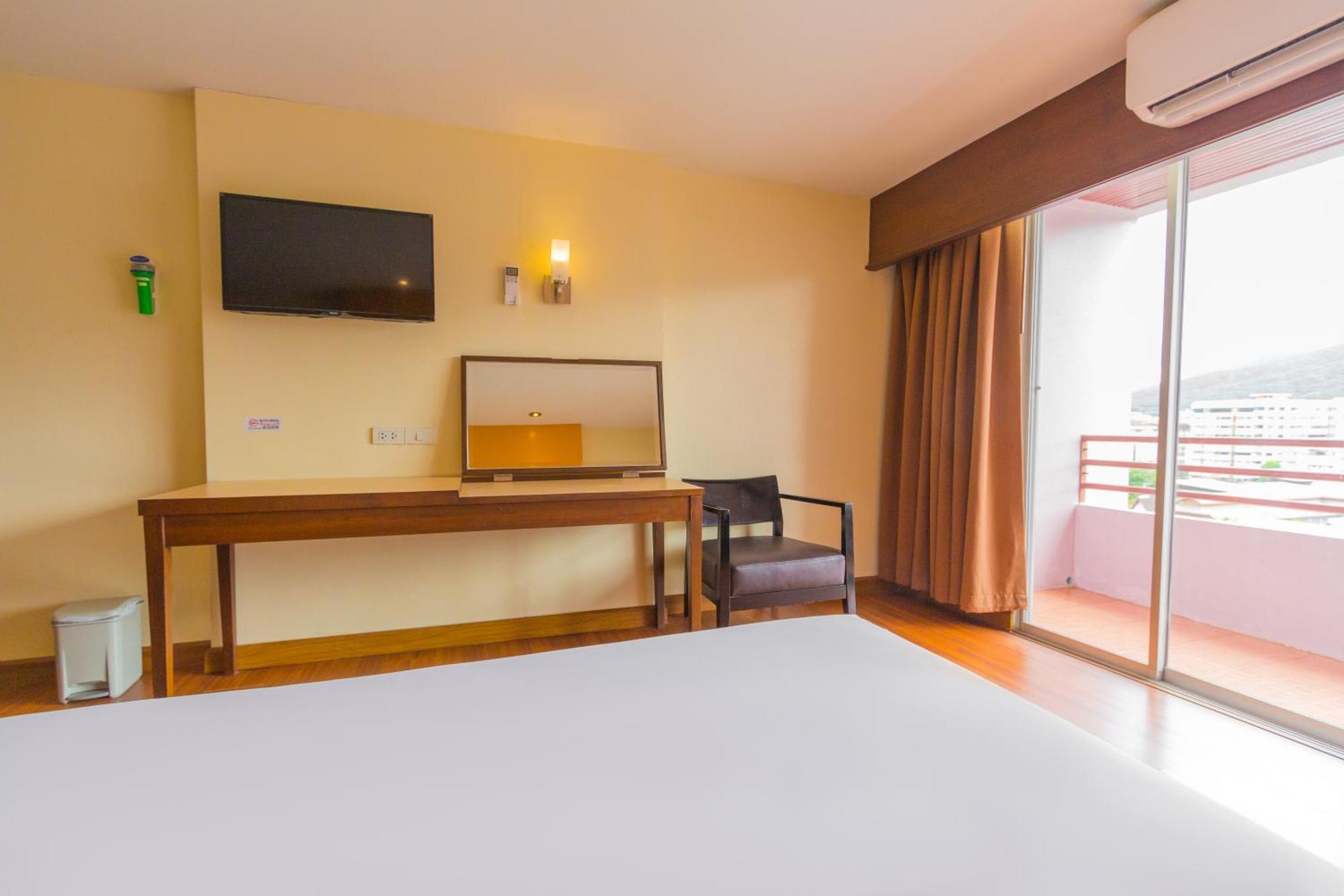 Mayflower Grande Hotel Chiang Mai Buitenkant foto