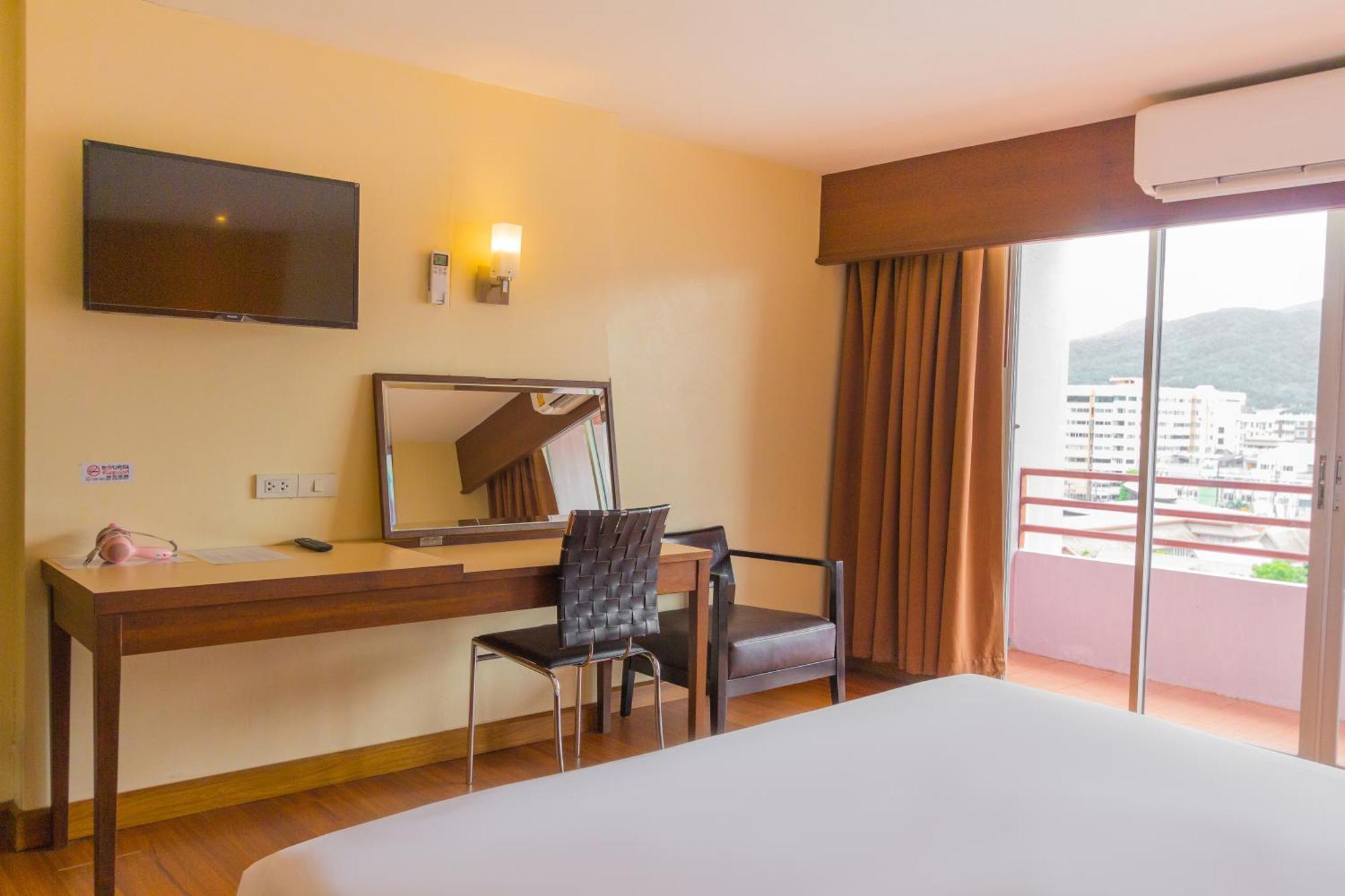 Mayflower Grande Hotel Chiang Mai Buitenkant foto