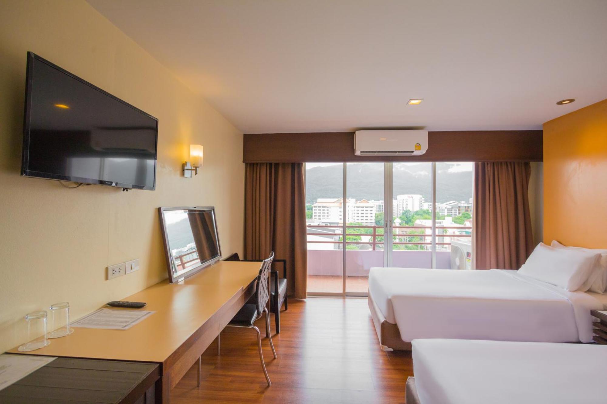 Mayflower Grande Hotel Chiang Mai Buitenkant foto