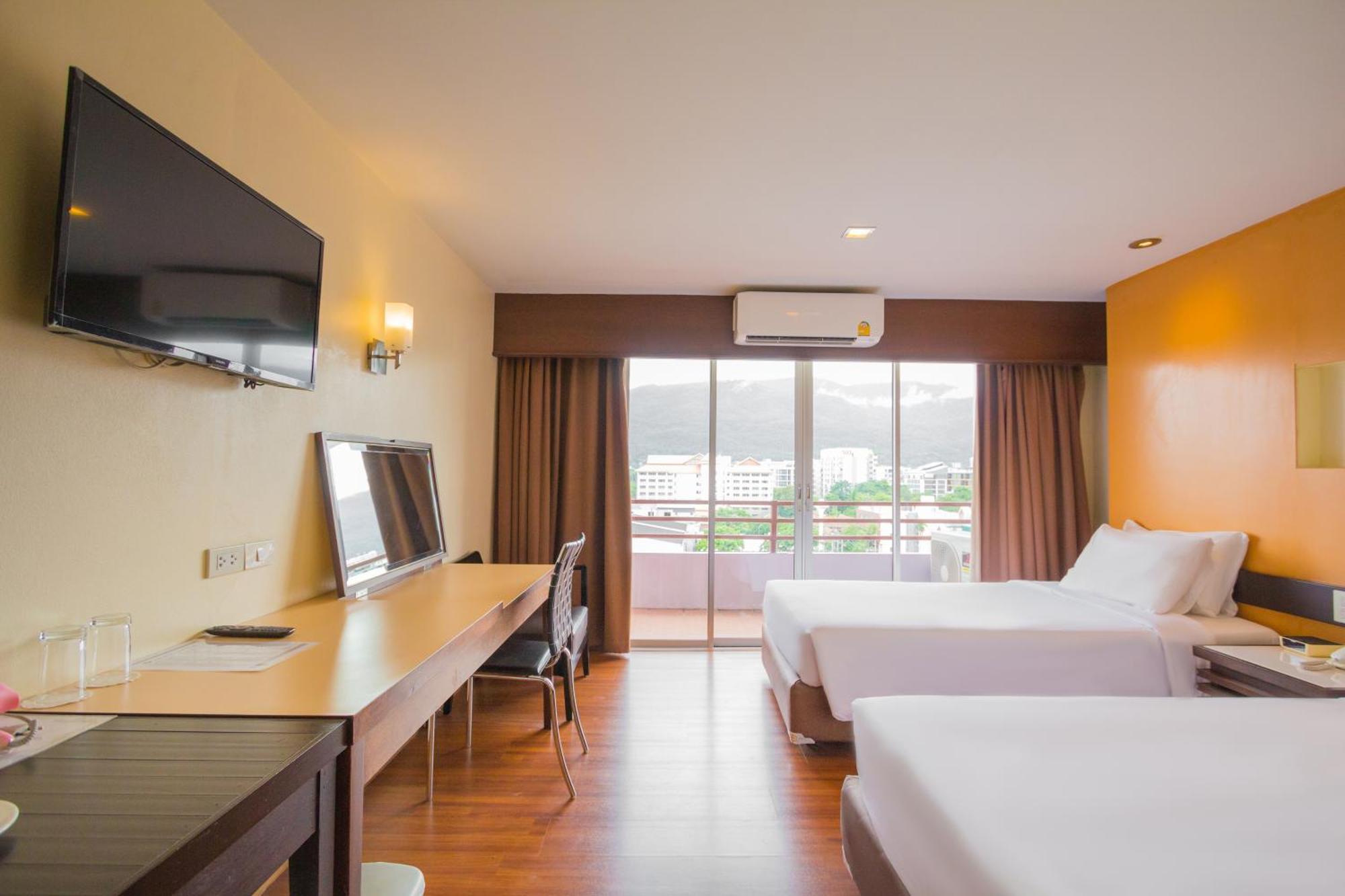 Mayflower Grande Hotel Chiang Mai Buitenkant foto