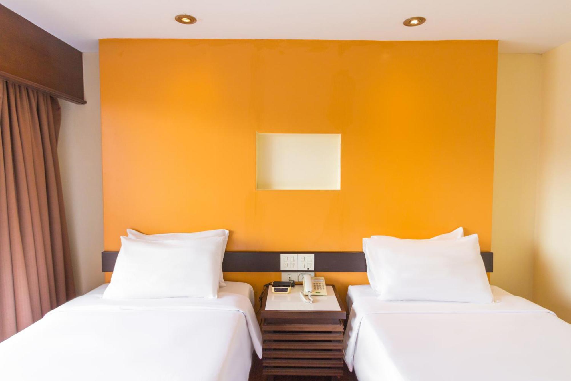 Mayflower Grande Hotel Chiang Mai Buitenkant foto