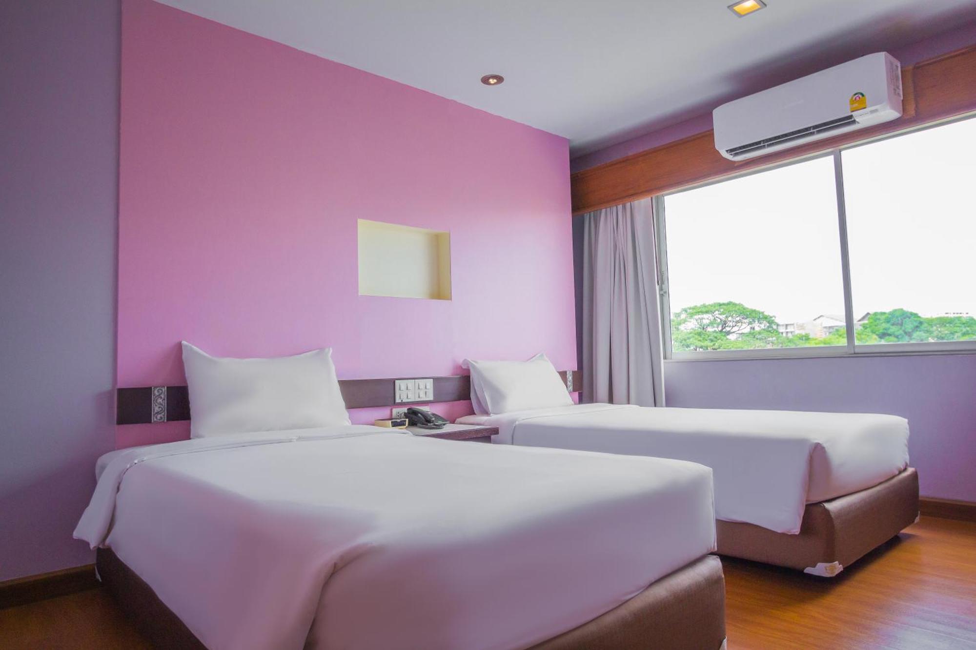 Mayflower Grande Hotel Chiang Mai Buitenkant foto