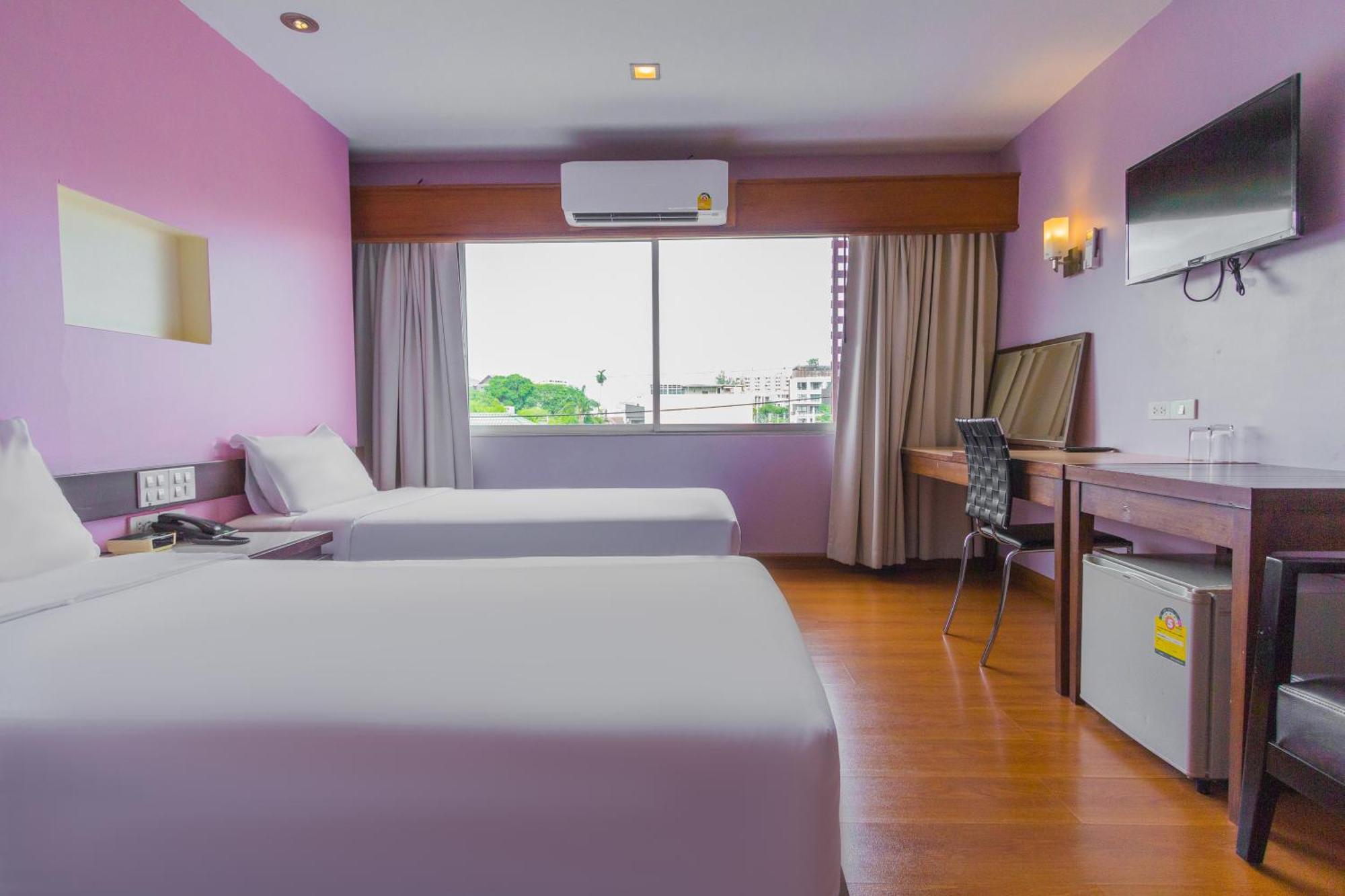 Mayflower Grande Hotel Chiang Mai Buitenkant foto
