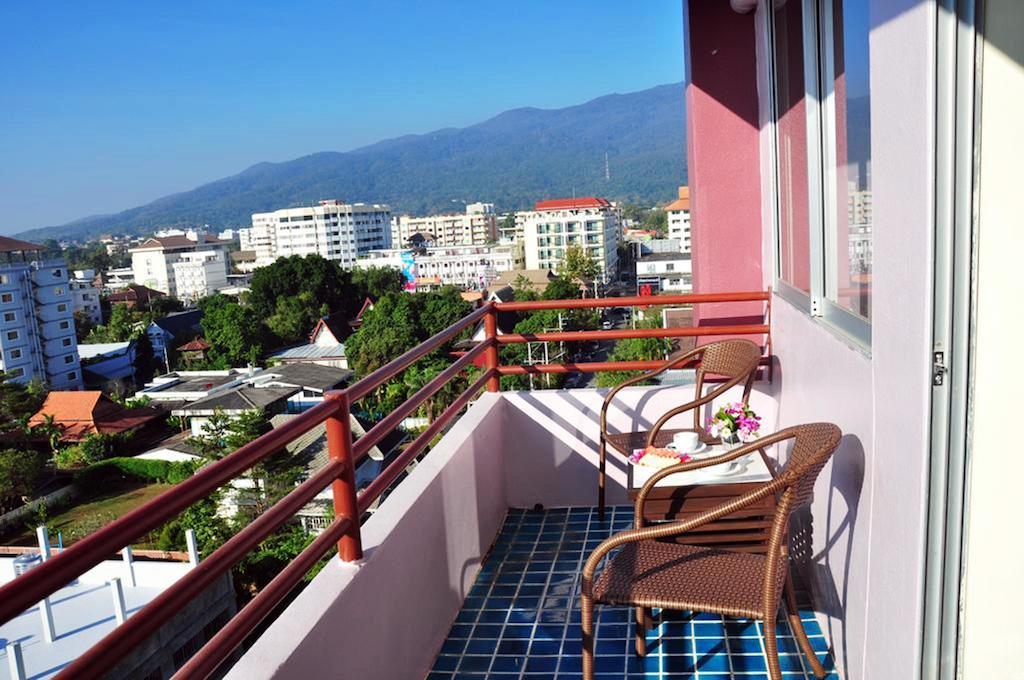 Mayflower Grande Hotel Chiang Mai Buitenkant foto