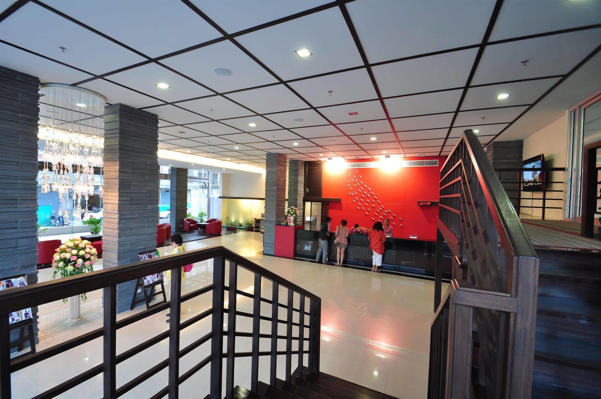Mayflower Grande Hotel Chiang Mai Buitenkant foto