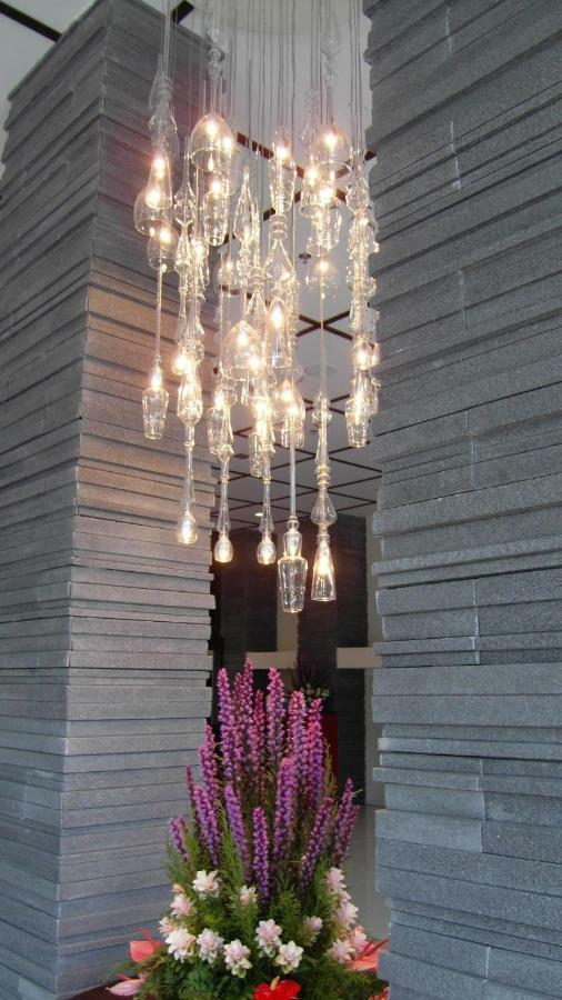 Mayflower Grande Hotel Chiang Mai Buitenkant foto